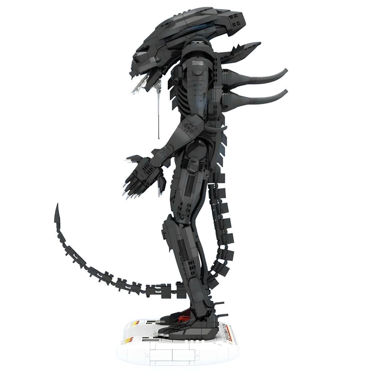 A 51 cm alien with a movable tail