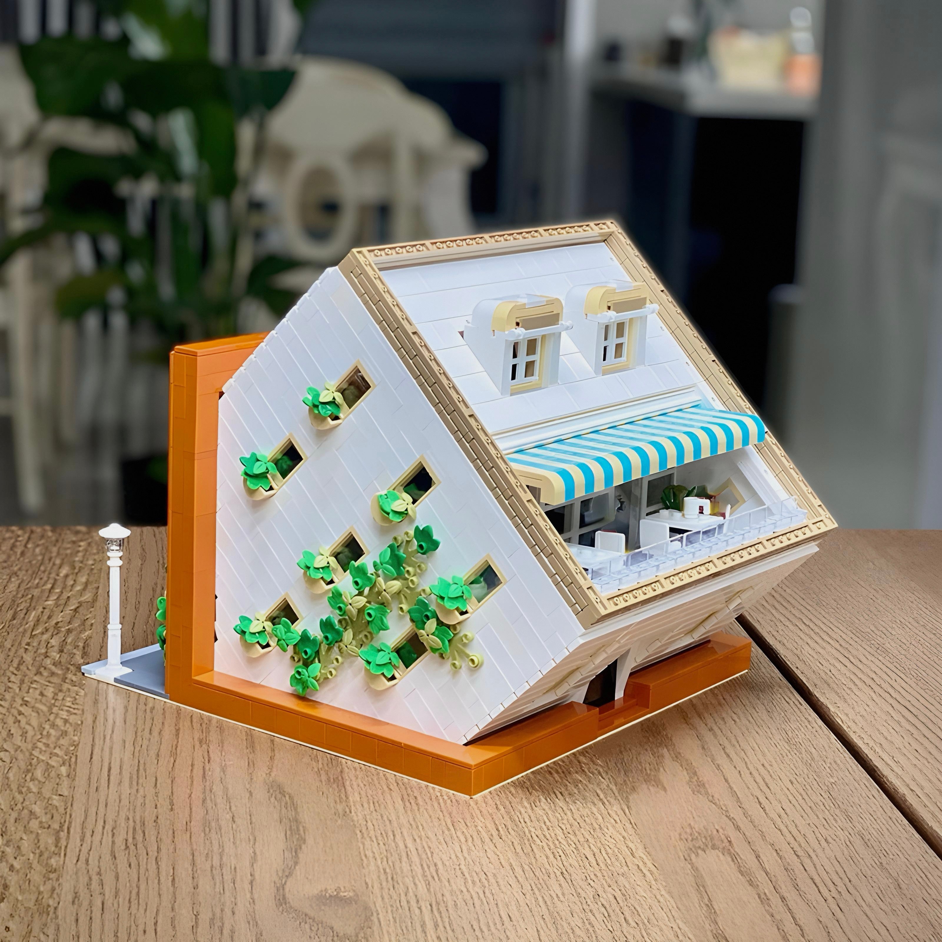 Upside Down Cafe | 3120pcs