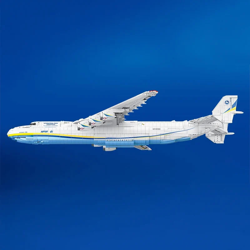 The Ultimate Antonov 225 with Stand | 5349pcs