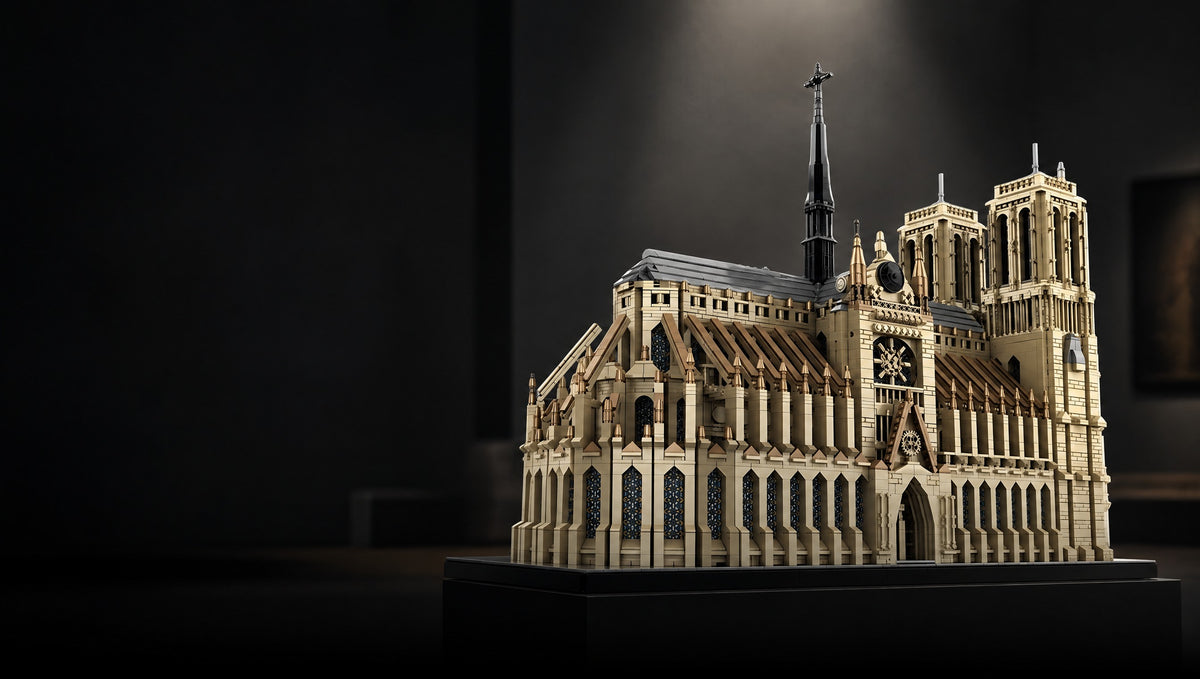 La façade occidentale, la flèche et les rosaces de Notre-Dame