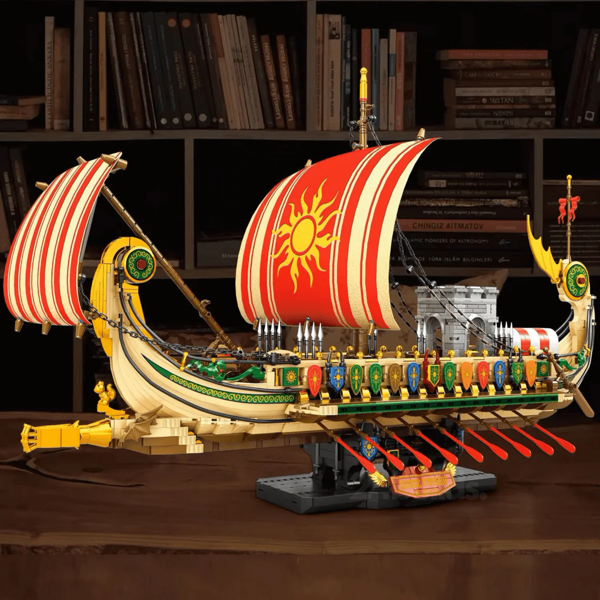 Two tall sails above an 80 cm hull